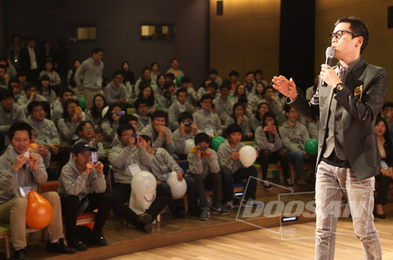 Ceremony Featuring Yoon-taek Im, from ‘Ulala Session’, Inaugurates Doosan Infracore’s ‘Dream School’