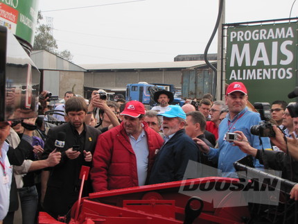 두산인프라코어 브라질 법인 “고마워요, 룰라 대통령!!”